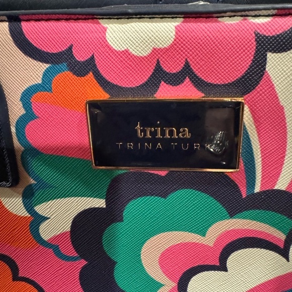 Trina Turk Floral Cloud Tote NWT - Picture 4 of 13